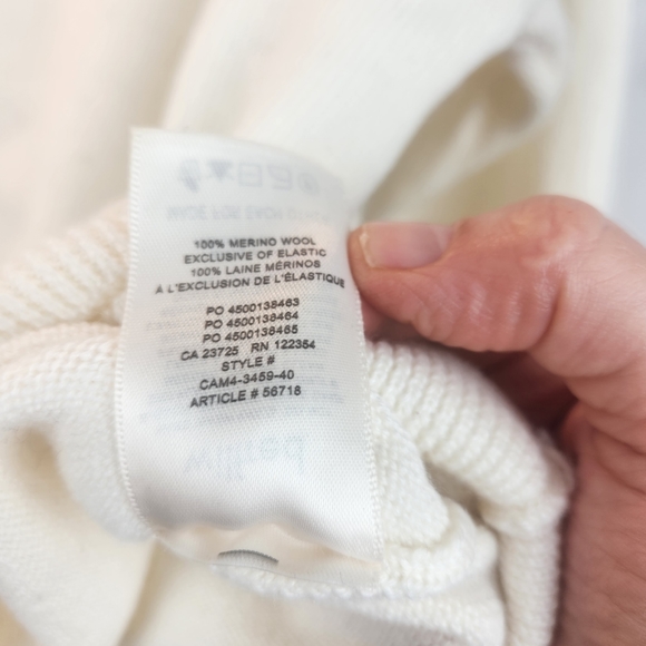 Aritzia Wilfred Cyprie current season sweater size L in EUC - Picture 10 of 13